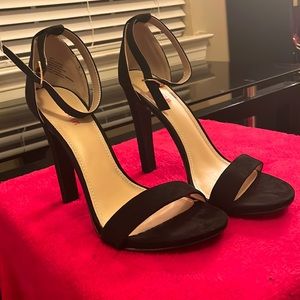 ✨Brand New/Never Worn Heels- Size 11✨